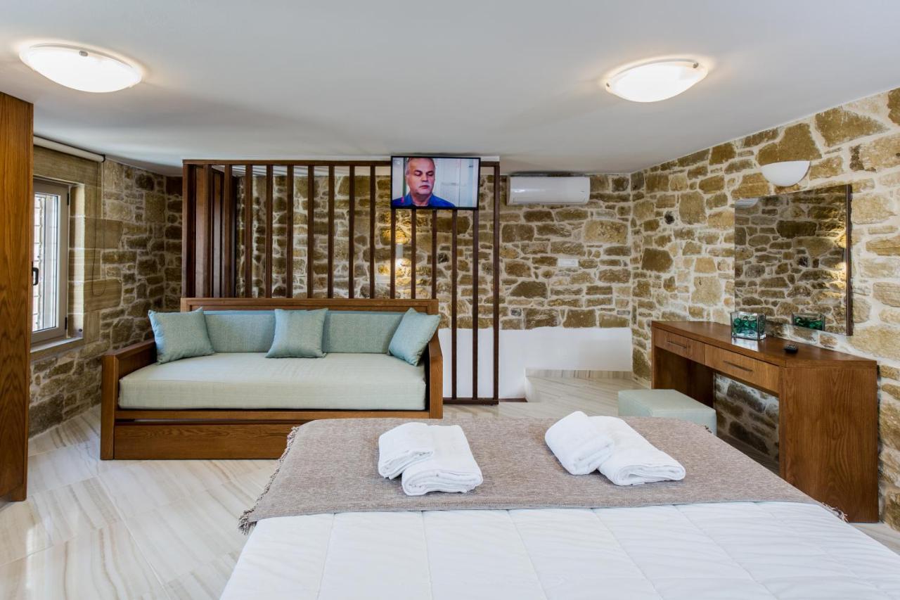Agarathos Deluxe Homes - Kaliviani -On The Road To Balos Kissamos Exterior photo